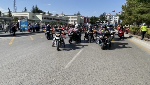 15 Temmuz'un kahraman şehidi Ömer Halisdemir'in kabrinde tören düzenlendi