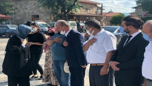 Ak Parti Genel Başkan Yardımcısı Usta, Yalıhüyük'te