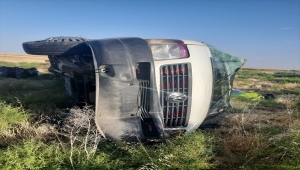 Aksaray'da minibüsün şarampole devrilmesi sonucu 6'sı çocuk 9 kişi yaralandı