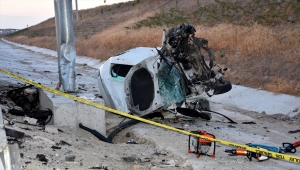 Aksaray'da otomobil şarampole devrildi: 2 ölü, 1 yaralı