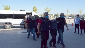 Aksaray merkezli FETÖ operasyonunda gözaltına alınan 5 şüpheli adliyede