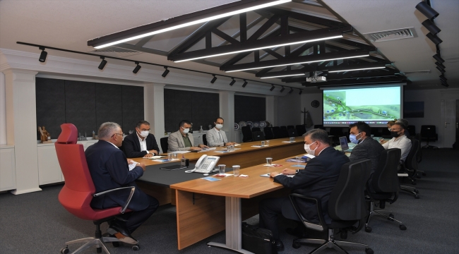Büyükşehir Belediye Başkanı Büyükkılıç'tan yatırım toplantıları