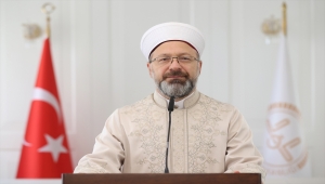Diyanet İşleri Başkanı Erbaş'tan gençlere "ahlak ve hukuk" tavsiyesi: