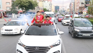 Dünya Şampiyonası'nda madalya kazanan işitme engelli milli güreşçiler, Niğde'de coşkuyla karşılandı