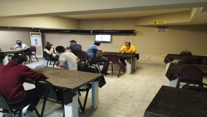 Eskişehir'de dernek binasında kumar oynayan ve Kovid-19 tedbirlerini ihlal eden 44 kişiye ceza kesildi