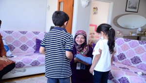 Kahramankazan Belediyesince çocuklara bayramlık giysi hediye edildi 