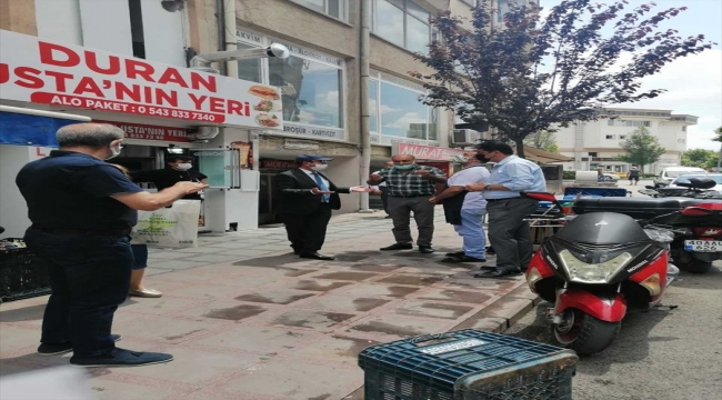 Kırşehir'de kaldırım düzenlemesi yapılan caddede kırmızı ve gri alan uygulamasına geçildi