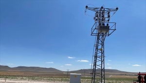 Kulu'da elektrik direğinden düşen işçi ağır yaralandı