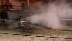 Kulu'da park halindeki otomobil yandı