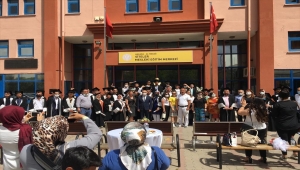 MEB'in mesleki eğitim merkezleri, ilk lise diplomalı mezunlarını verdi