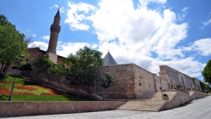 Selçuklu mimarisinin kalbi Konya, kültür varlıklarıyla turistlerin ilgisini çekiyor