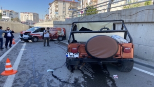 Sivas'ta hayvan ambulansı ile cip çarpıştı: 4 yaralı