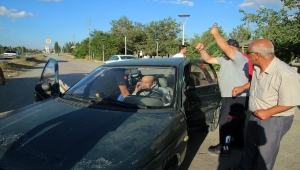  Sivas'ta iki otomobil çarpıştı: 4 yaralı