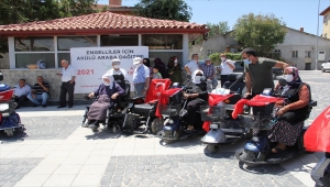 Yalıhüyük'te engellilere akülü araç hediye edildi
