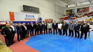 Zekeriya Tutar Yıldızlar Türkiye Tekvando Şampiyonası'nın açılış töreni yapıldı