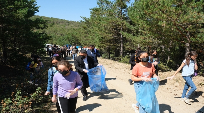 Akdağmadeni Kadıpınarı Tabiat Parkı'nda temizlik çalışması yapıldı