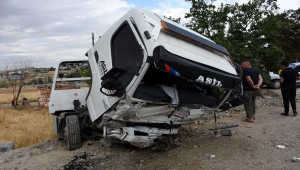 Aksaray'da trafik kazasında 2 kardeş öldü, 1 kişi yaralandı