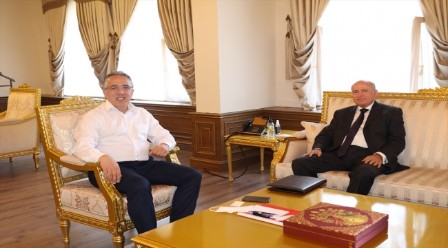 Arnavutluk'un Ankara Büyükelçisi Robo, Başkan Savran'ı ziyaret etti