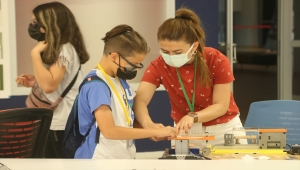 Bilim kamplarında çocuklar hem eğleniyor hem öğreniyor 