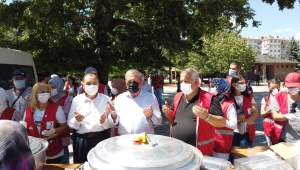 Çubuk'ta 1500 kişiye aşure dağıtıldı