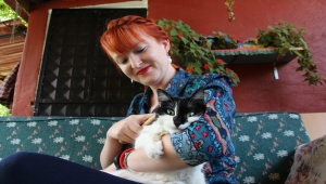 Hayvansever öğretmen baktığı canlar için veteriner fakültesinde doktora yapıyor