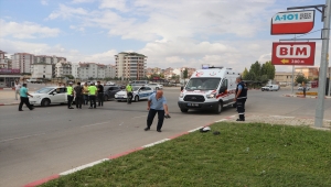 Karaman'da otomobil ile çarpışan motosikletin sürücüsü yaralandı