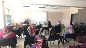 Karapınar'da kadın çiftçi adaylarına lavanta yetiştiriciliği eğitimi verildi