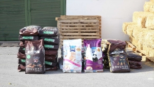 Kayseri Büyükşehir Belediyesinden yangın bölgesine yem ve mama desteği 