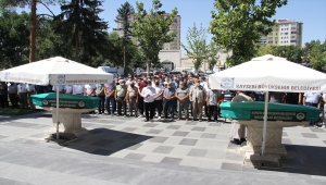 Kayseri'de, kanser hastası adam ile Kovid-19 tedavisi gören babası 15 dakika arayla vefat etti