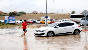 Kayseri ve Sivas'ta sağanak etkili oldu