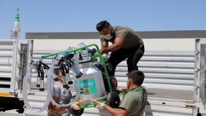 Konya Büyükşehir Belediyesi yangından etkilenen çiftçilere süt sağma makinesi gönderdi