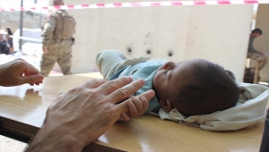 MSB, Kabil'de çocuklara yardım eli uzatan Mehmetçiğin fotoğraflarını paylaştı