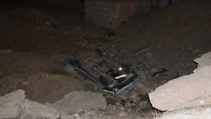 Niğde'de iki otomobil çarpıştı: 3 yaralı