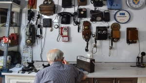 PTT emeklisi biriktirdiği "antika" telefonları müzede sergilemek istiyor