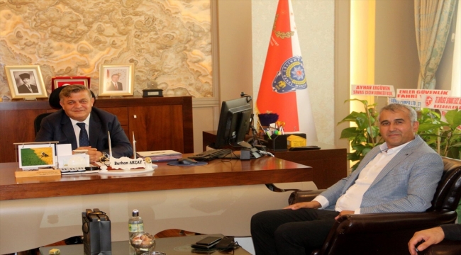 Sivas Belediyespor Kulübü Başkanı Genç'ten Emniyet Müdürü Akçay'a hayırlı olsun ziyareti