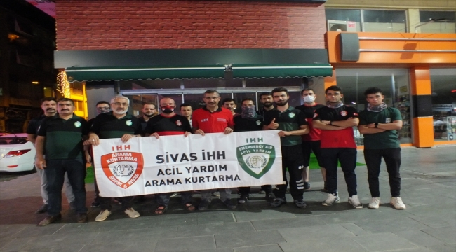 Sivas'ta İHH yangın bölgesine 13 kişilik acil yardım ekibi gönderdi
