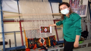 Sivas'ta tescilli "Şarkışla kilimi"nin üretimini yaygınlaştırmak için kurs düzenlendi 