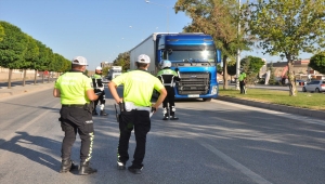 Sorgun'da trafik ekiplerinden sürücülere uyarı