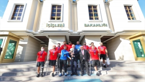 Ampute Milli Futbol Takımı, İçişleri Bakanı Soylu'yu ziyaret etti