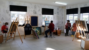 Çankırı'nın güzelliklerini 5 ülkeden 14 ressam tuvale yansıtıyor