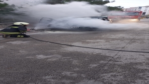 Ereğli'de park halindeki otomobil yandı