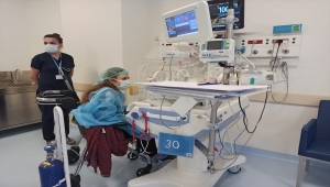 Eskişehir'de hamileliğinde Kovid-19'a yakalanan anne, doğum gününde bebeğiyle buluştu