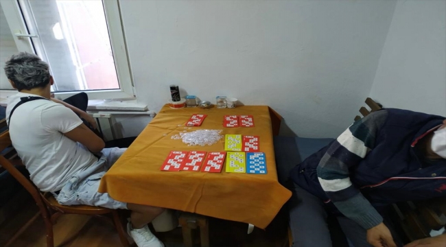 Eskişehir'de kumar oynatılan dernek binasındaki 25 kişiye para cezası uygulandı