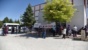 Karaman Valisi Işık aşılama çalışmalarını yerinde takip etti