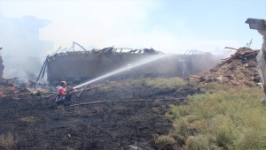 Karapınar'da çıkan yangın çevresindeki evlere yayılmadan söndürüldü