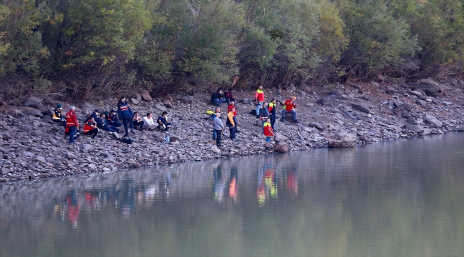Kayseri'de balık tutarken takılan oltasını kurtarmak için gölete giren kişi kayboldu