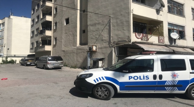 Kayseri'de ikinci kattan düşen kadın ağır yaralandı