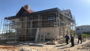 Kayseri'de inşaattan düşen işçi yaralandı