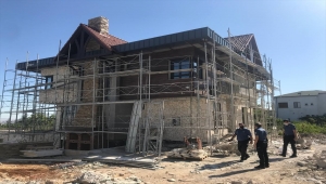 Kayseri'de inşaattan merdiven boşluğuna düşen işçi yaralandı