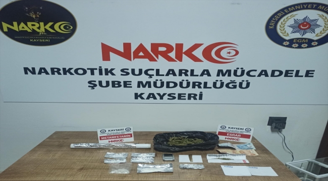 Kayseri'de uyuşturucu operasyonunda yakalanan 2 şüpheli tutuklandı